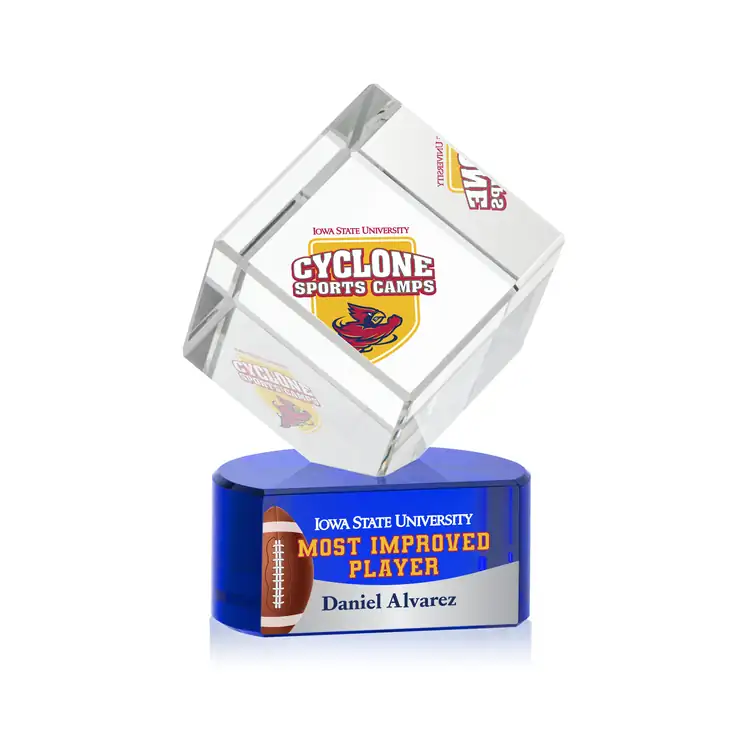 Trophée cube Burrill en cristal optique sur socle Paragon - Multicolore #10