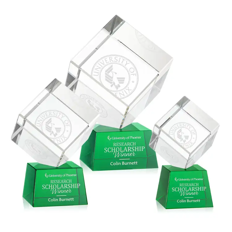 Trophée cube Burrill en cristal optique sur socle Robson - Gravure #13