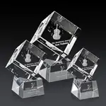 Trophée cube Burrill en cristal optique sur socle Robson - Gravure 3D