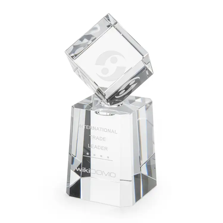 Trophée cube rotatif Stroud en cristal optique #3