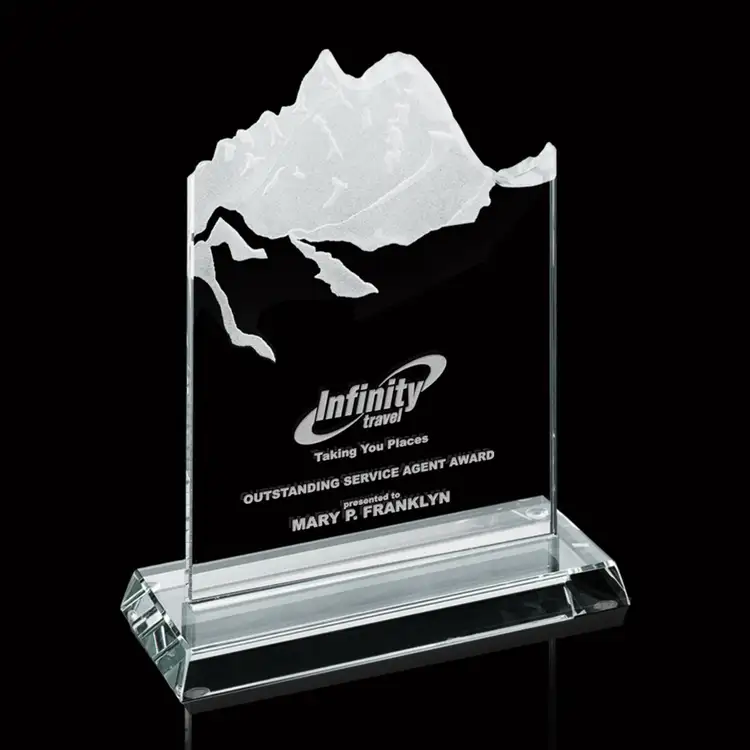 Trophée montagne sculptée en cristal Starfire - Gravure