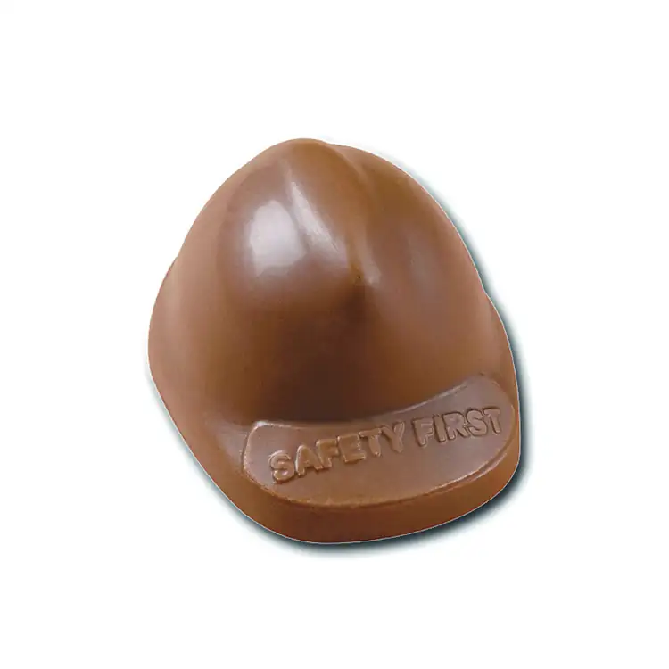Chocolat moulé en forme de casque de chantier