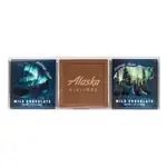 Coffret transparent de trois tablettes carrées avec chocolat gravé